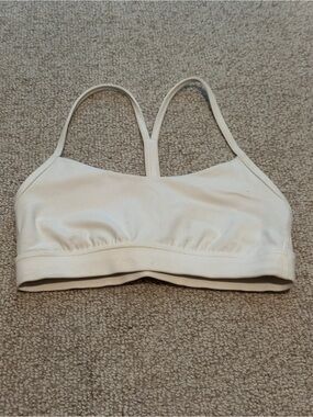 Lululemon Flow Y Bra Nulu
Light Support, A–C Cups